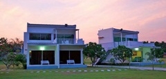 <b>บ้านริมทาง</b>
